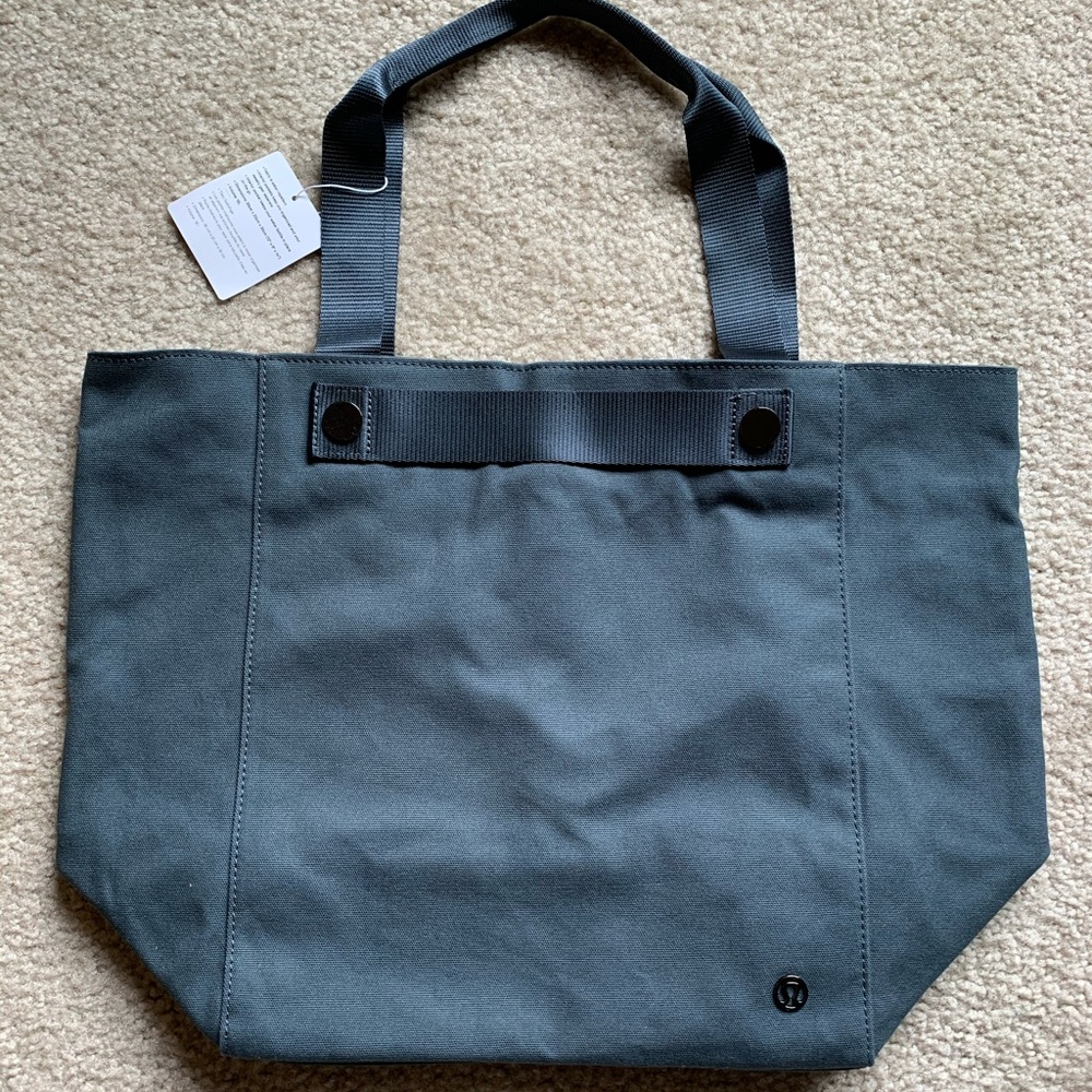 BNWT Lululemon All Avenues Tote (19L)